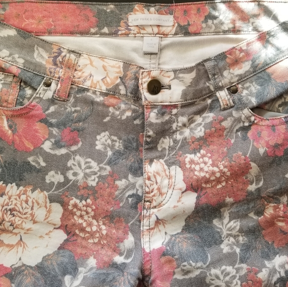 New York & Company Fall Floral Print Ankle Jeans - Picture 8 of 9
